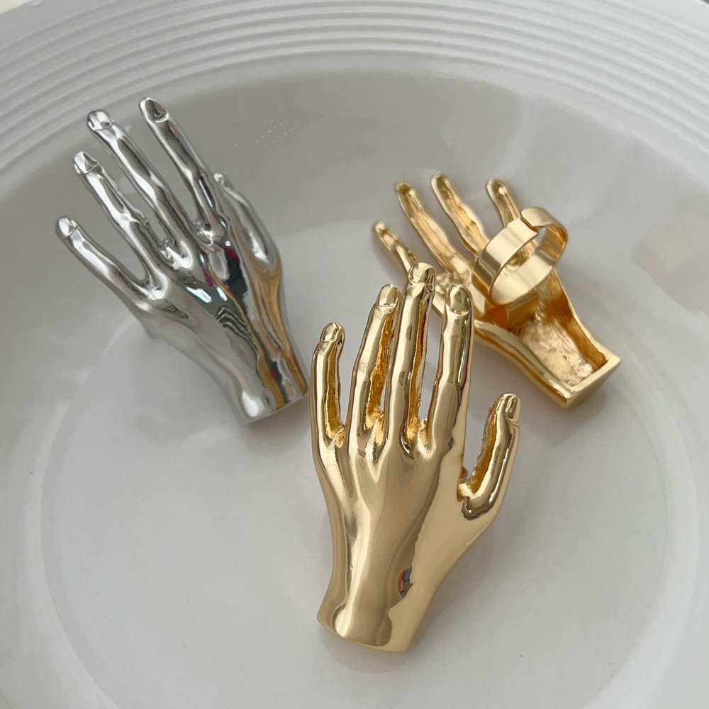 Chunky hand ring