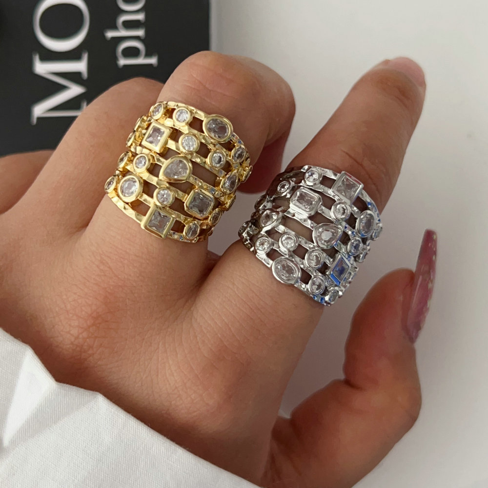 Pave chunky zircon ring