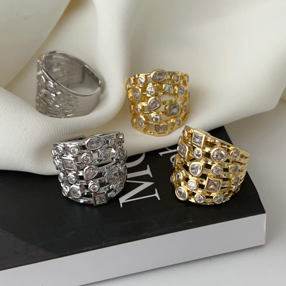 Pave chunky zircon ring