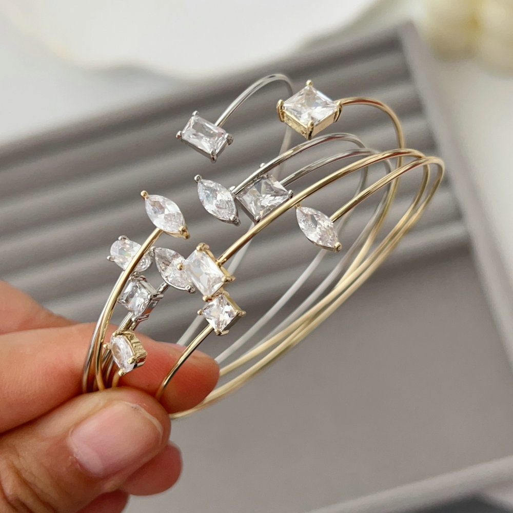 Simple zircon square bangle