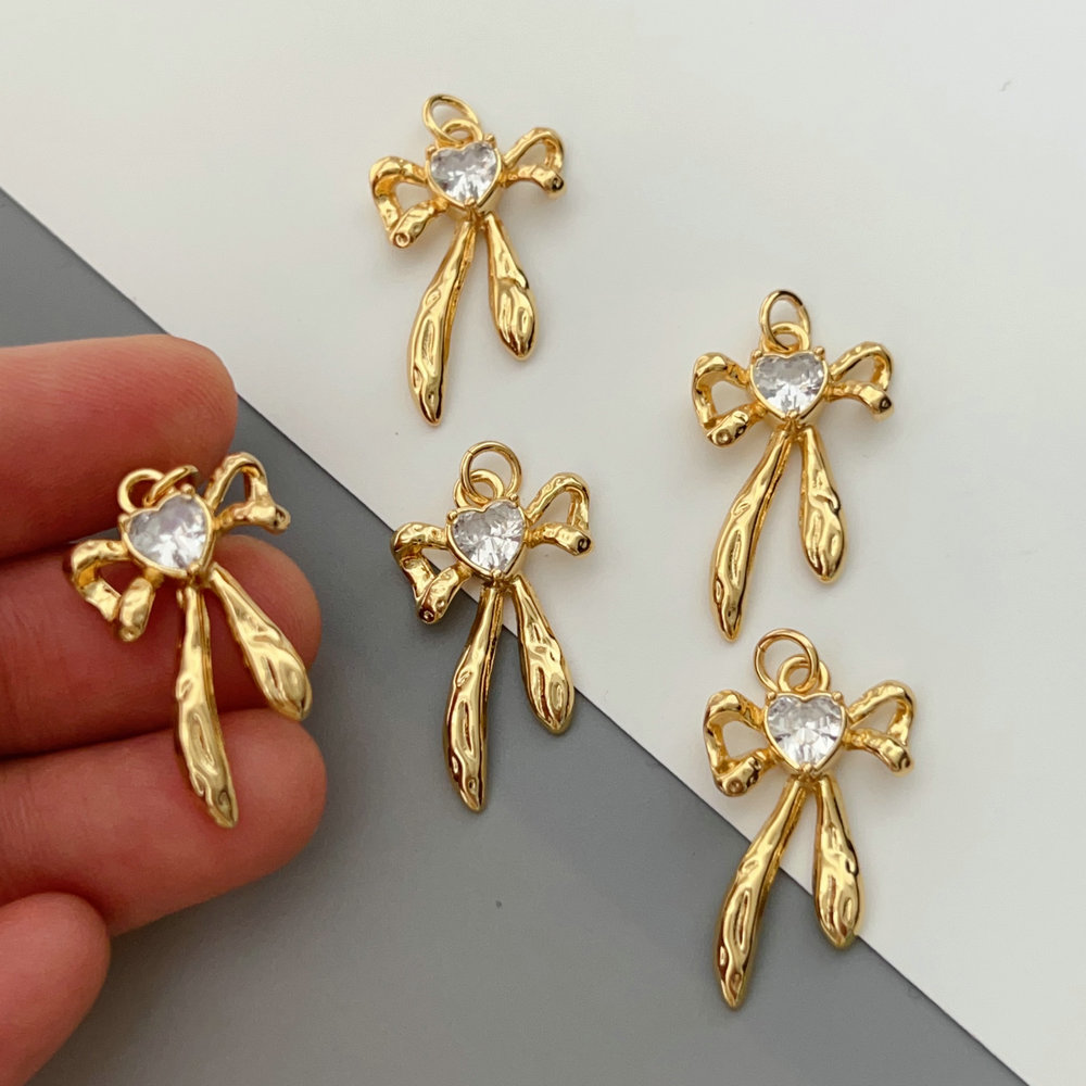 Bow charm