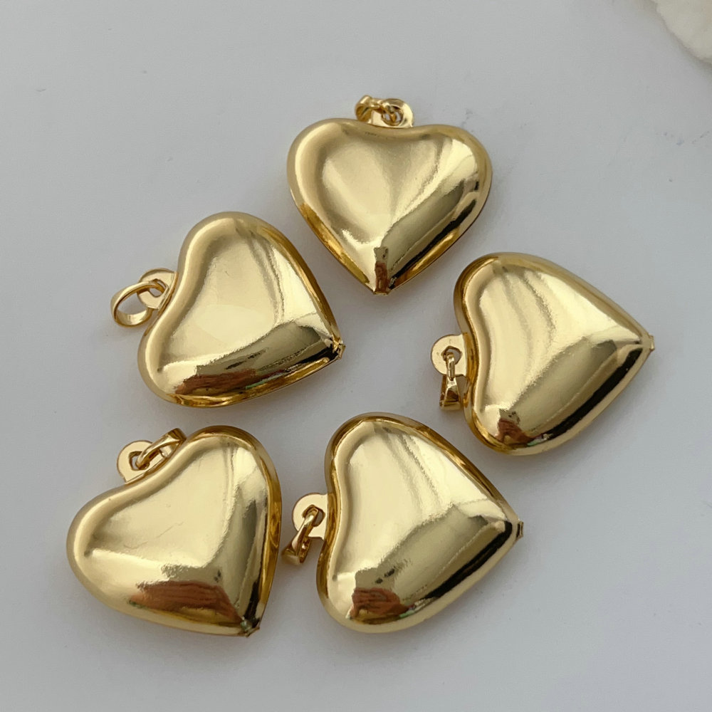Metal heart charm