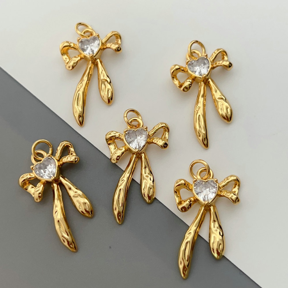 Bow charm