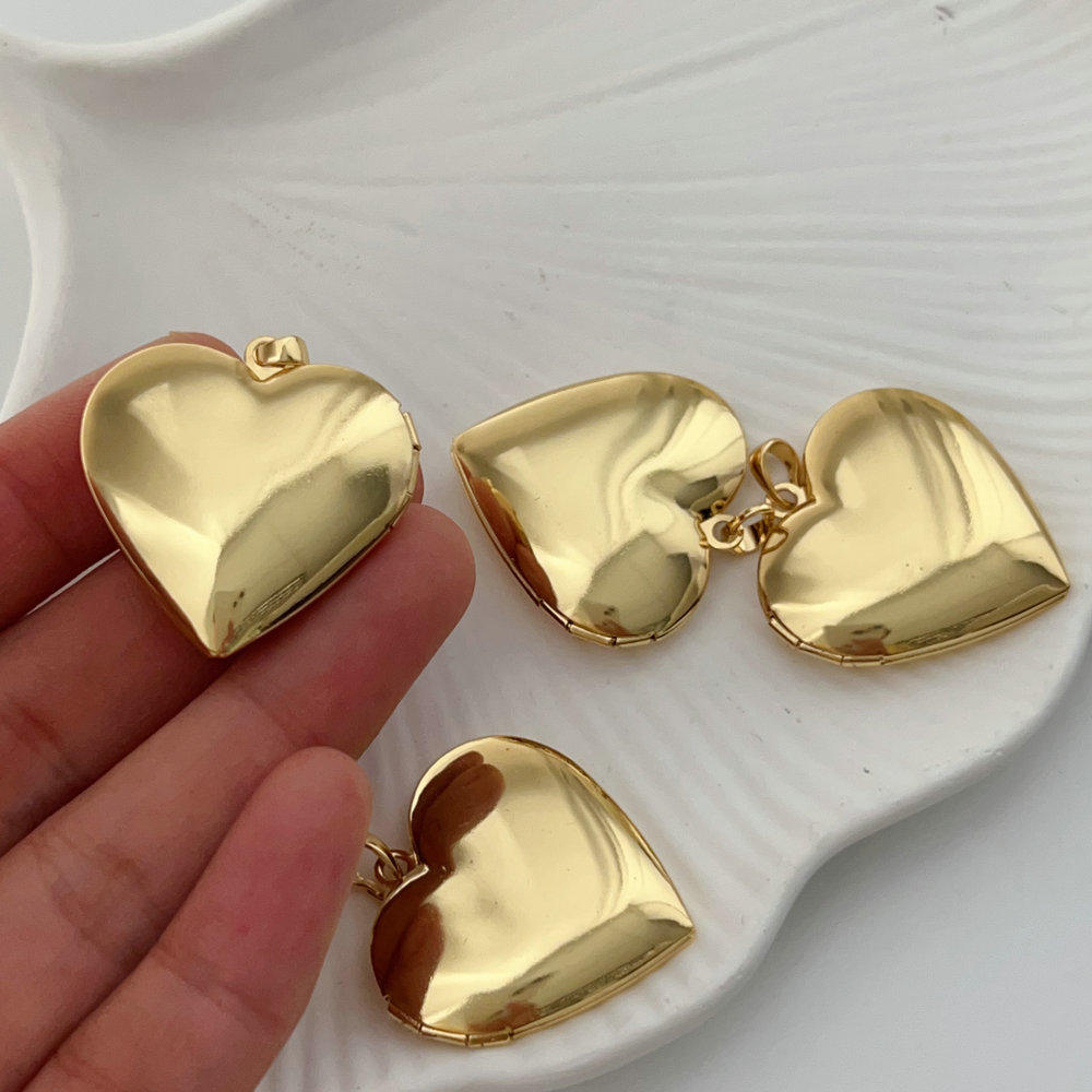 Album box heart charm
