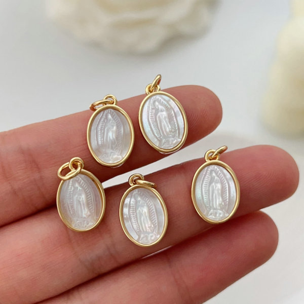 Mop shell oval charm