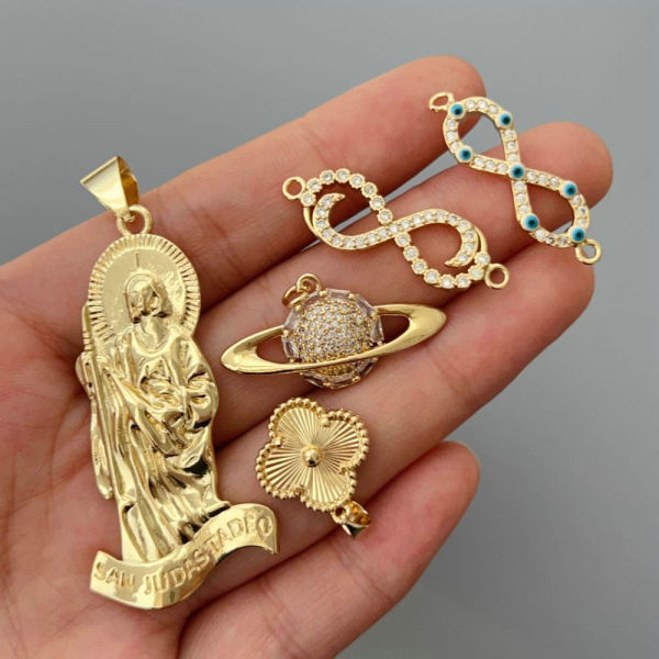 Clover charm