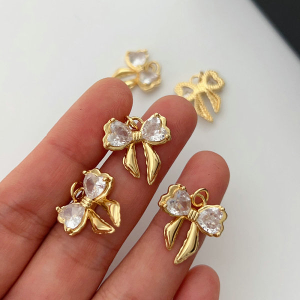 Bow charm