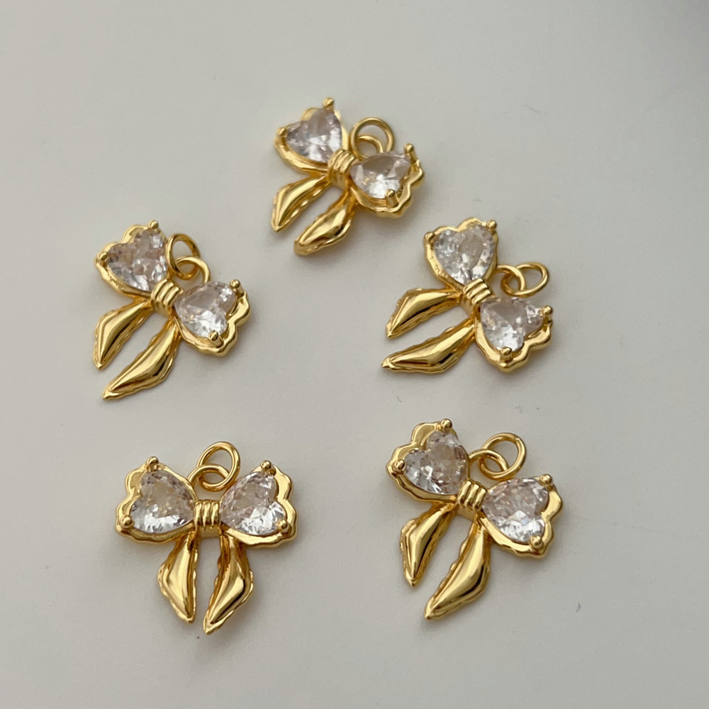 Bow charm