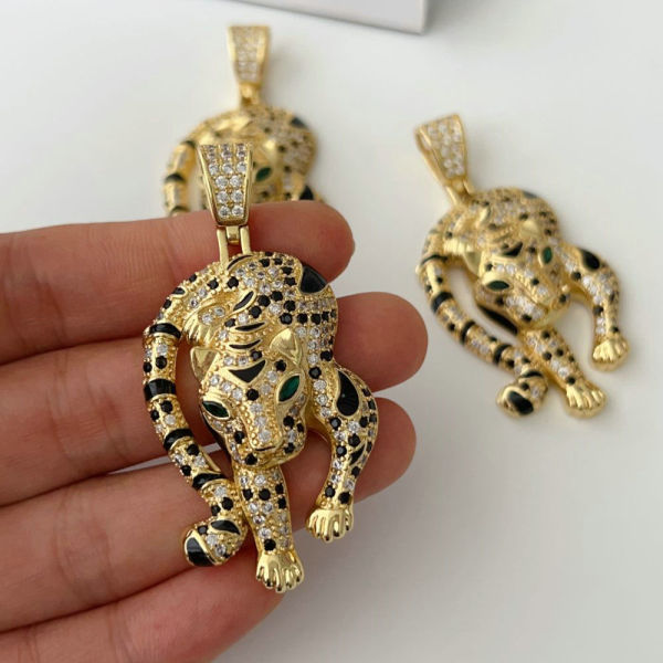 lion pendant
