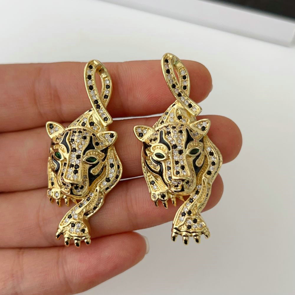 lion pendant
