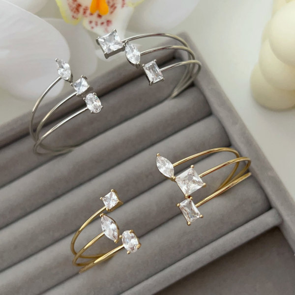 Simple zircon square bangle