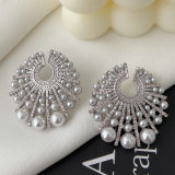 Pearl fan earrings