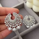 Pearl fan earrings