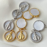 Shell round charm