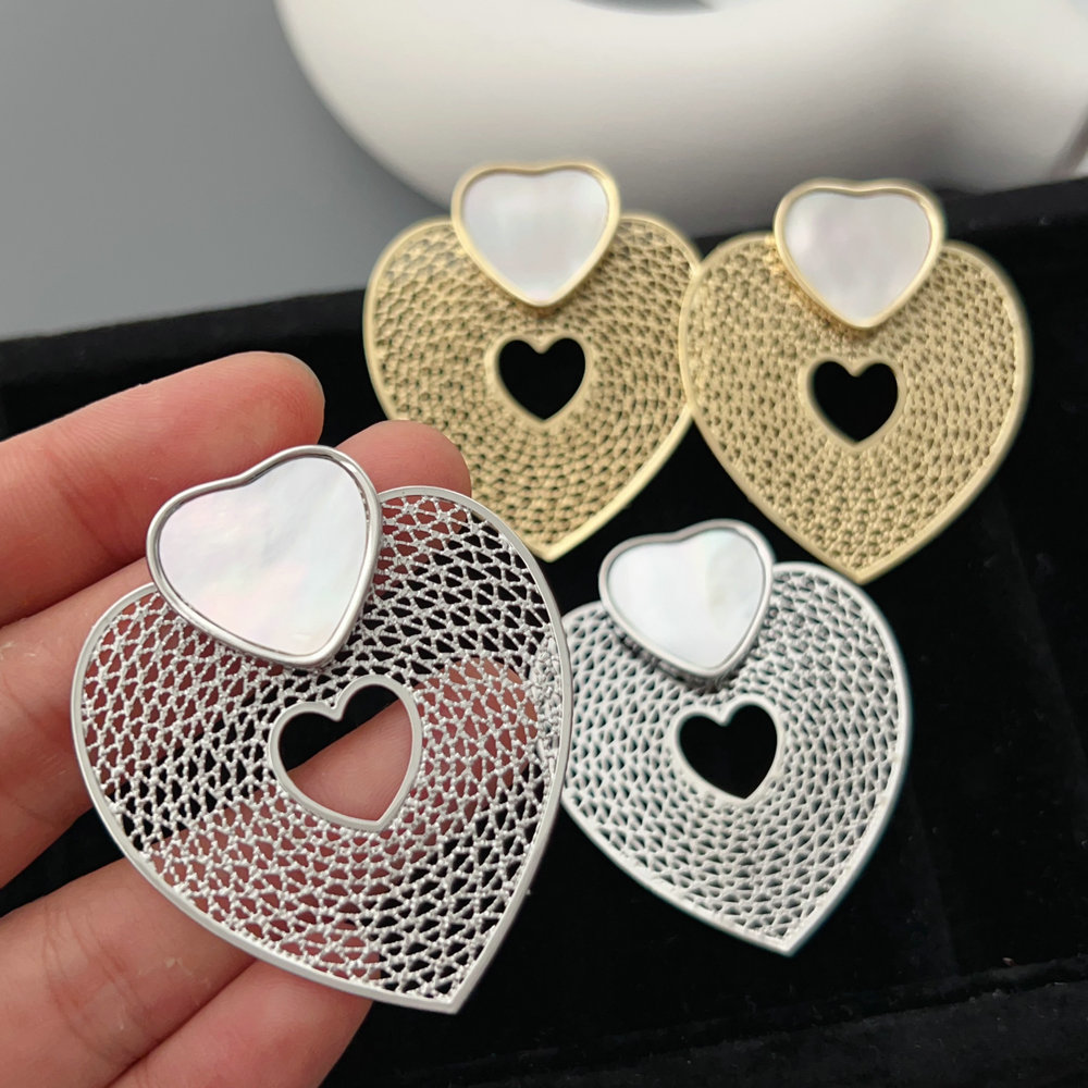 Chunky heart shell earrings