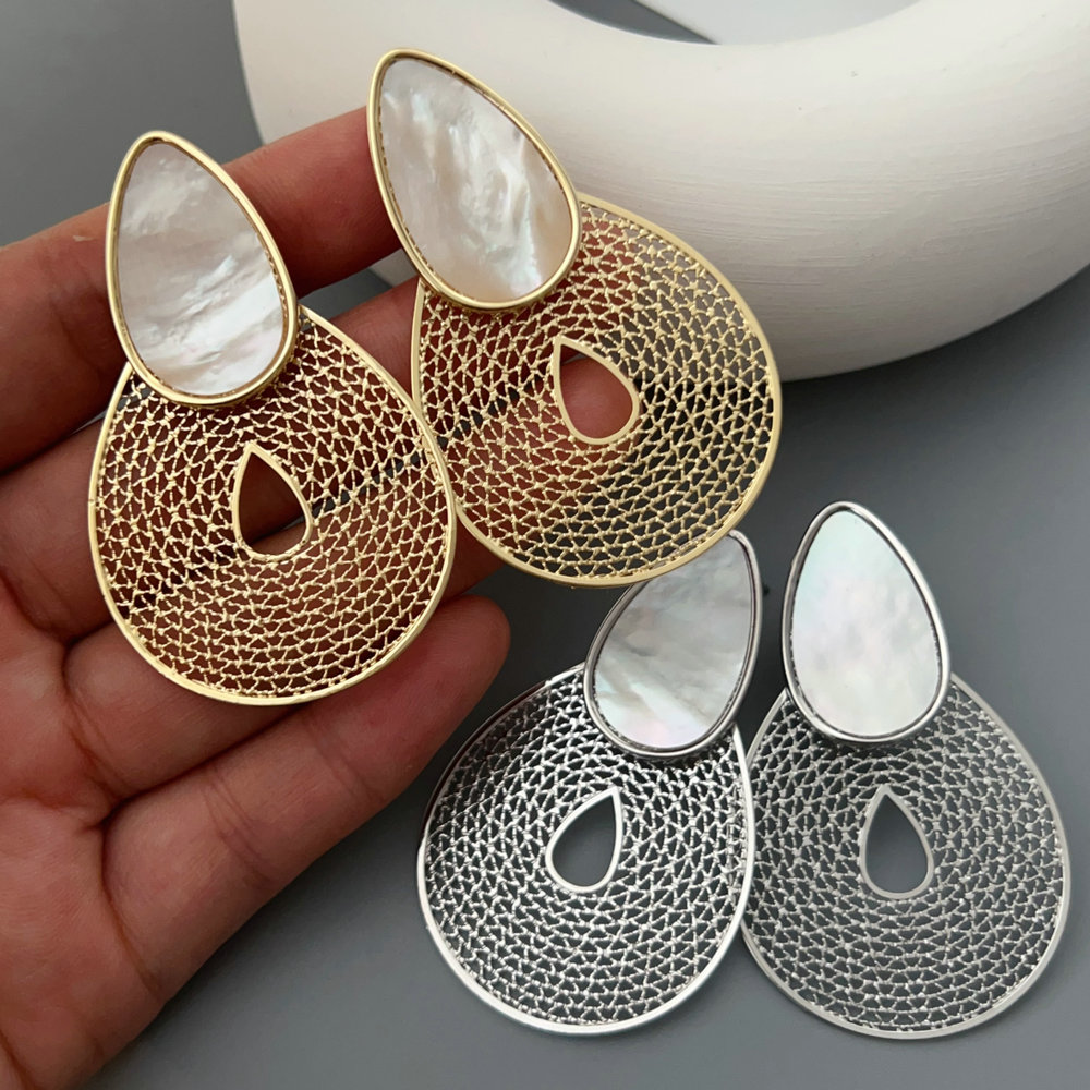 treardrop shell earrings