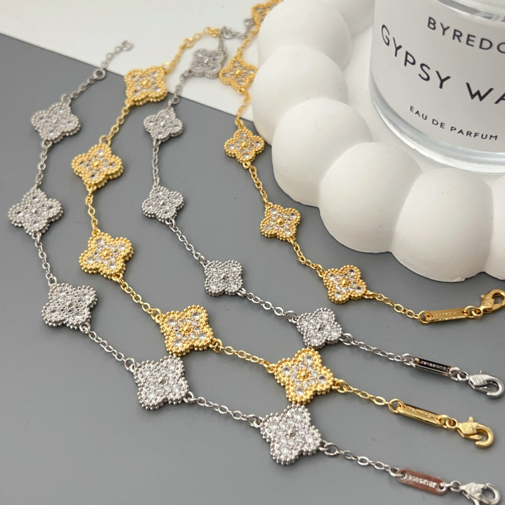 Zircon clover bracelet