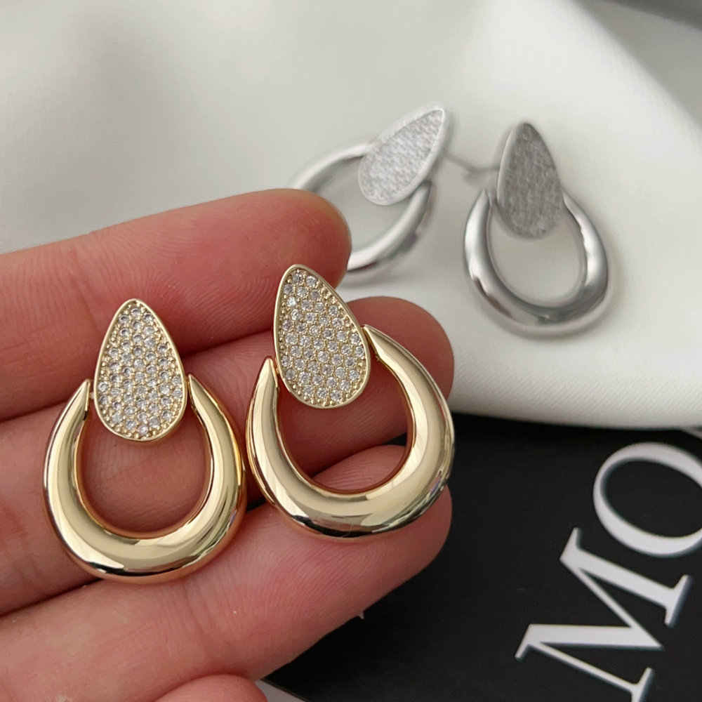 Teardrop earrings