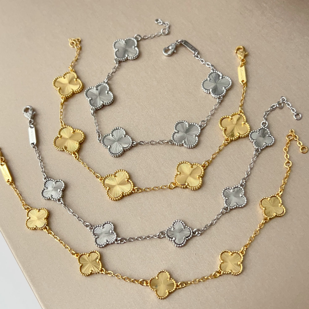 Clover bracelet
