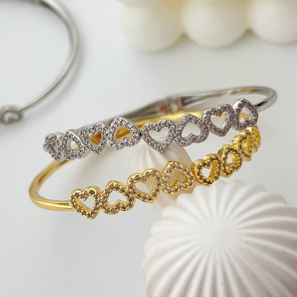Pave heart bangle