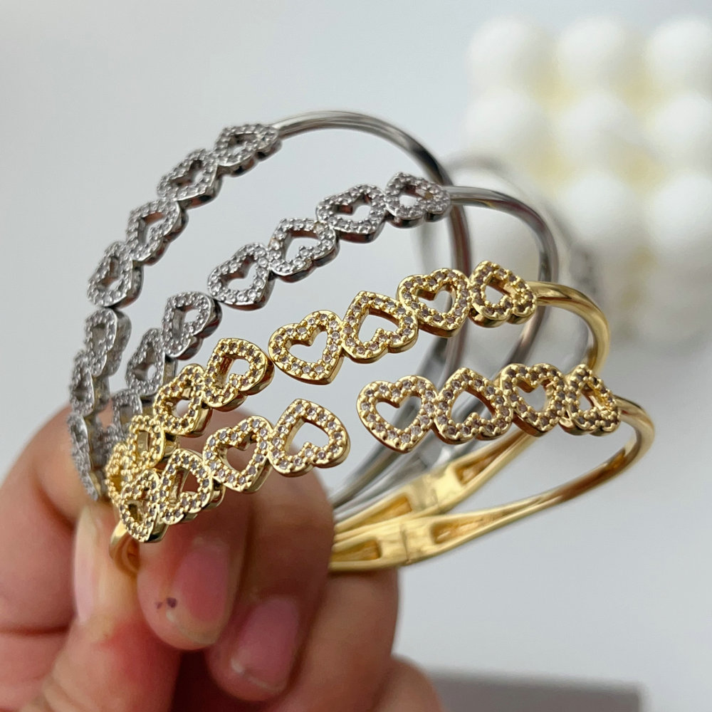Pave heart bangle