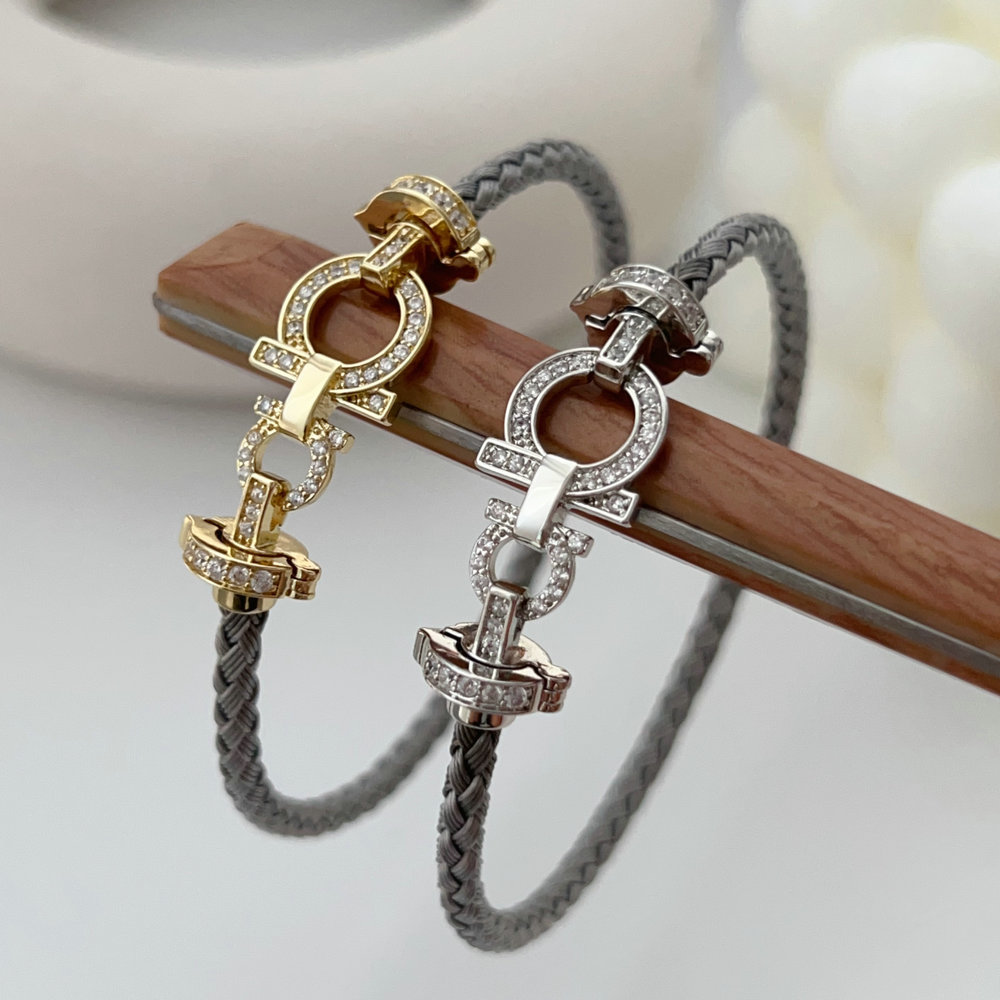Leather bracelet