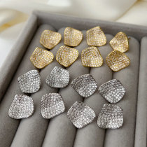 Pave zircon wave stud