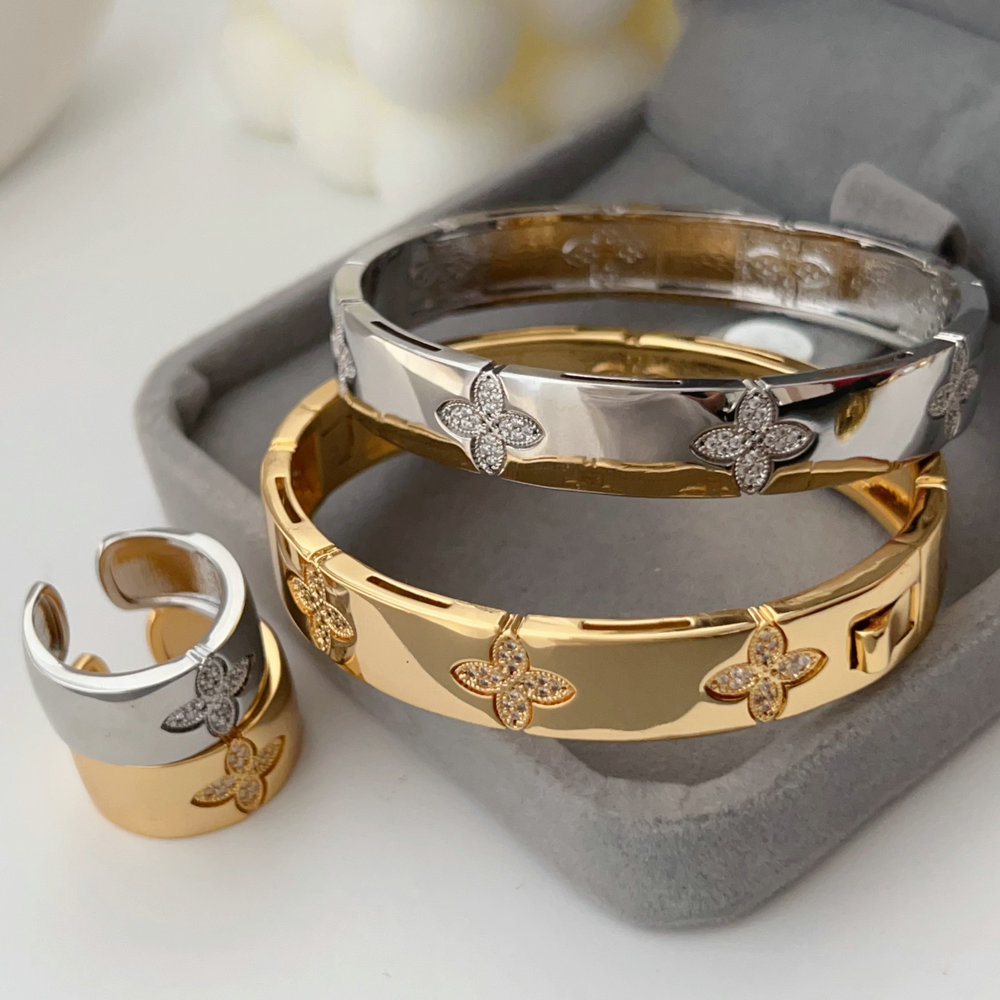 Clover bangle set with ring