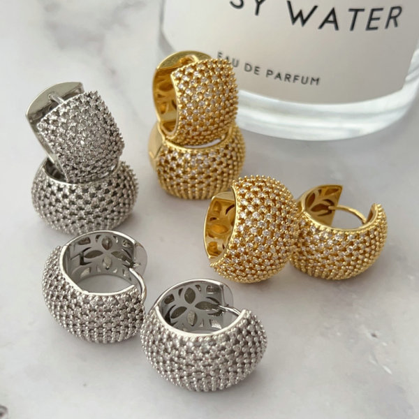 Chunky pave hoop