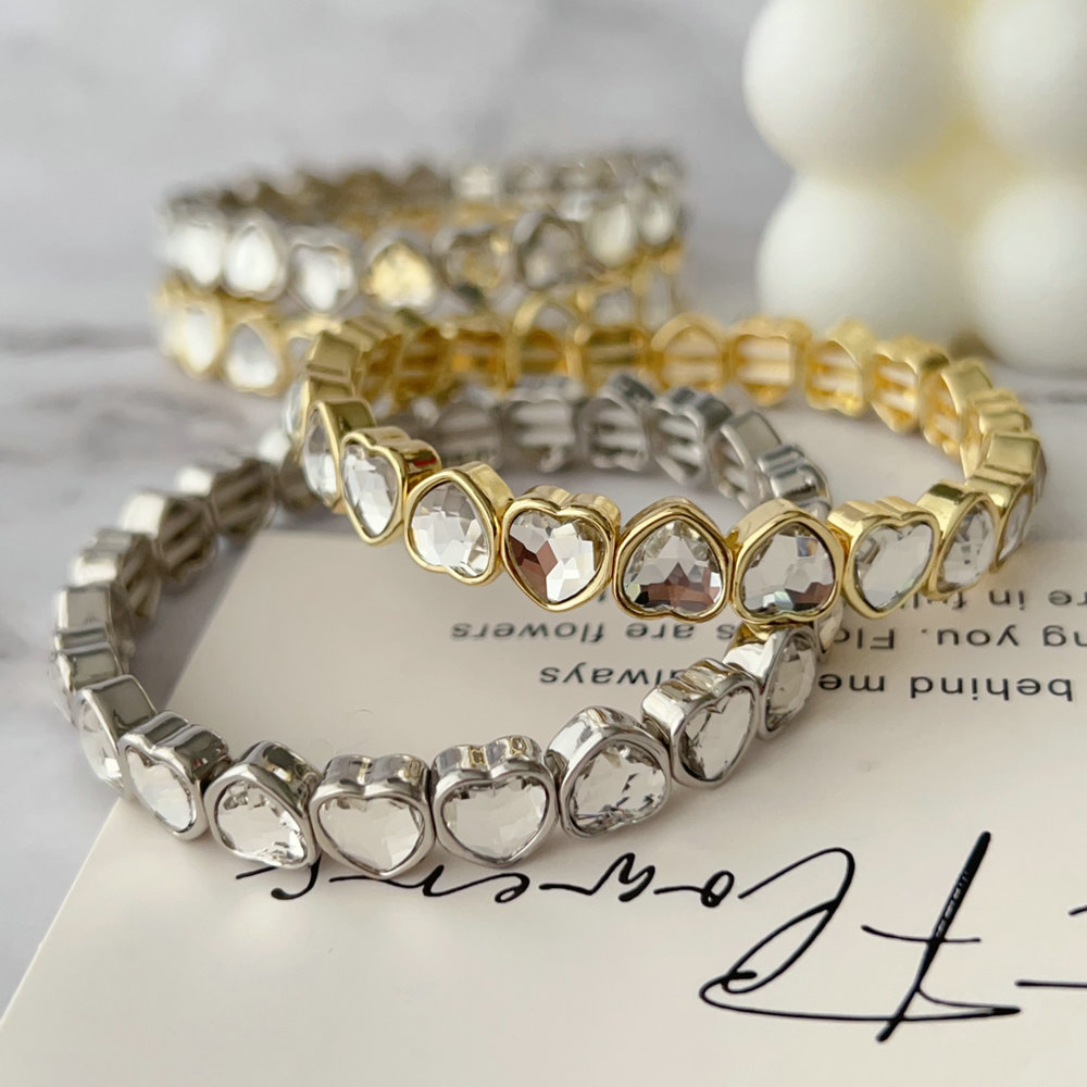 Elastic pave heart bracelet