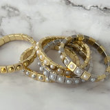 Elastic pearl bracelet