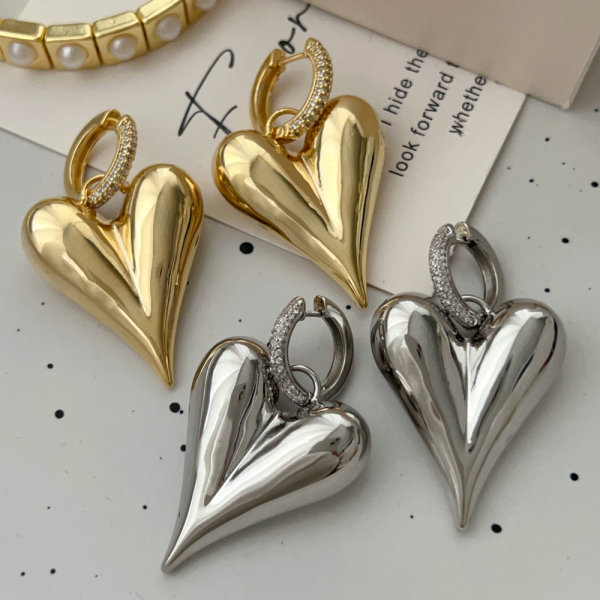 Chunky heart earrings