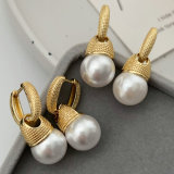 Pearl drop earrings