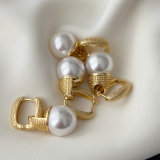 Pearl drop earrings
