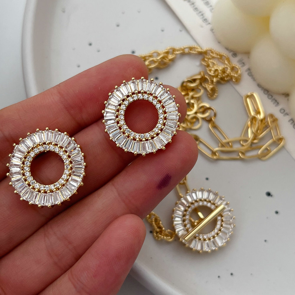 Pave zircon set round jewelry