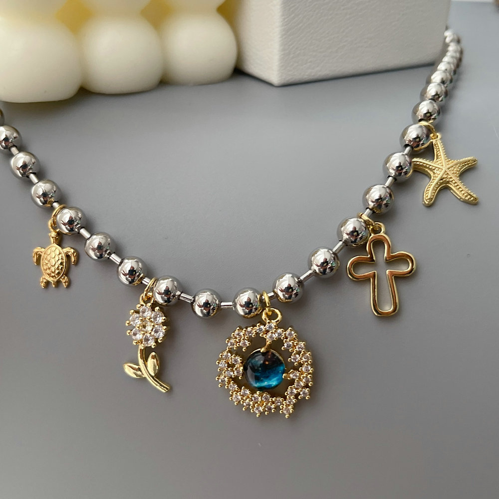 Charm bead necklace