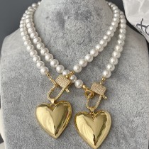 Shell pearl necklace with heart pendant