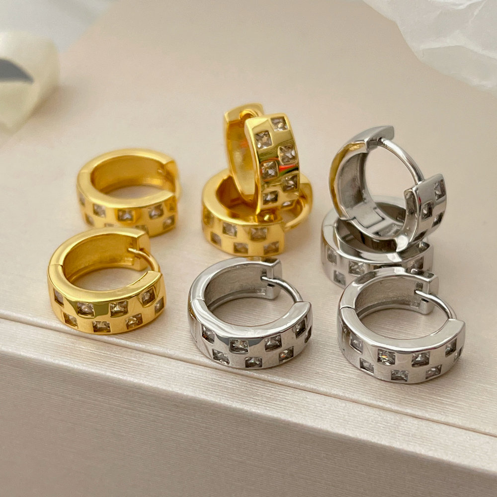 Basic fashion zircon hoop