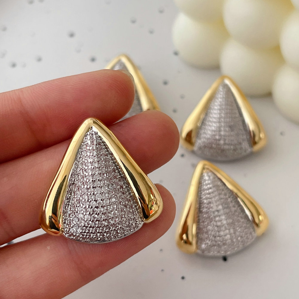 Mix color triangle earrings