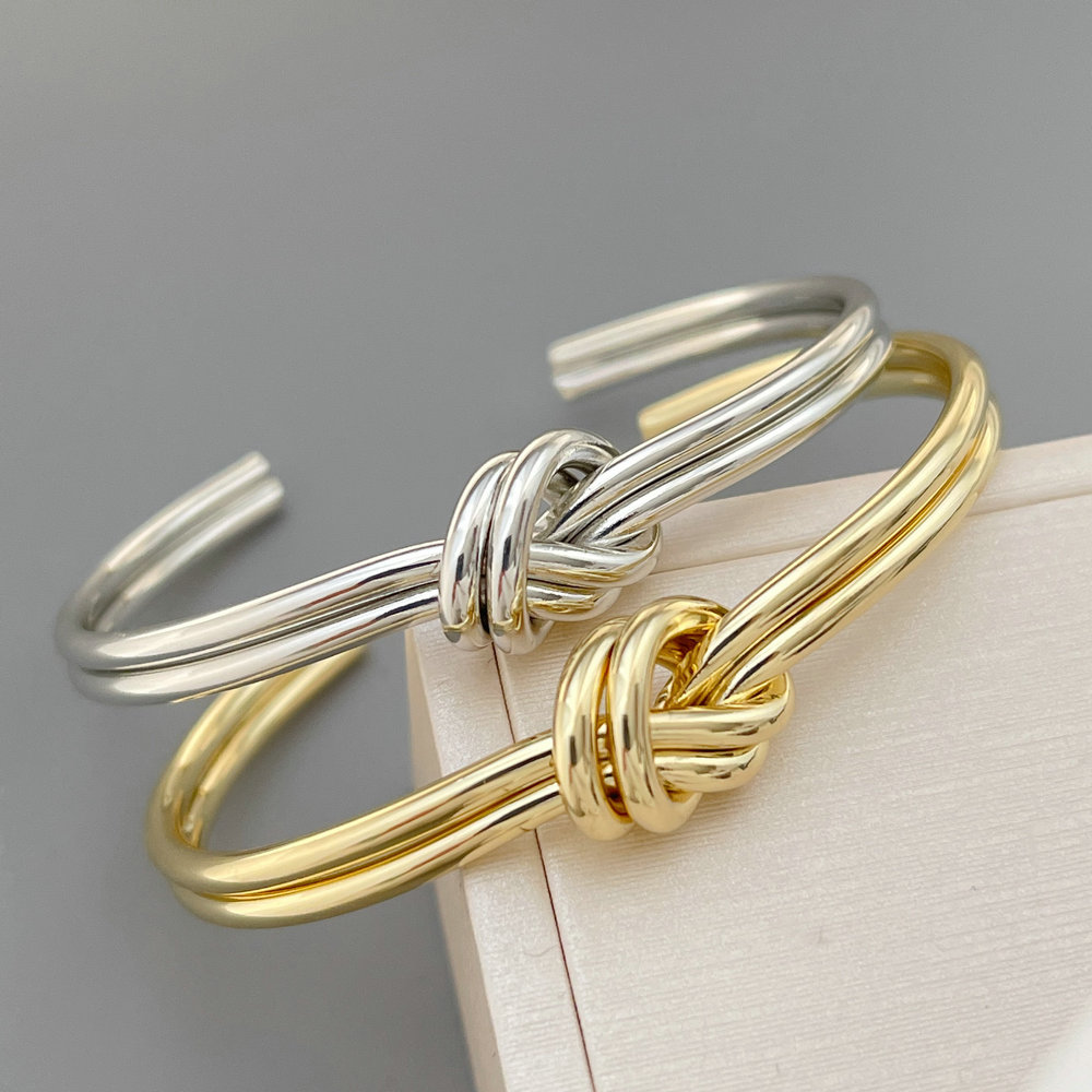 Metal knot cuff
