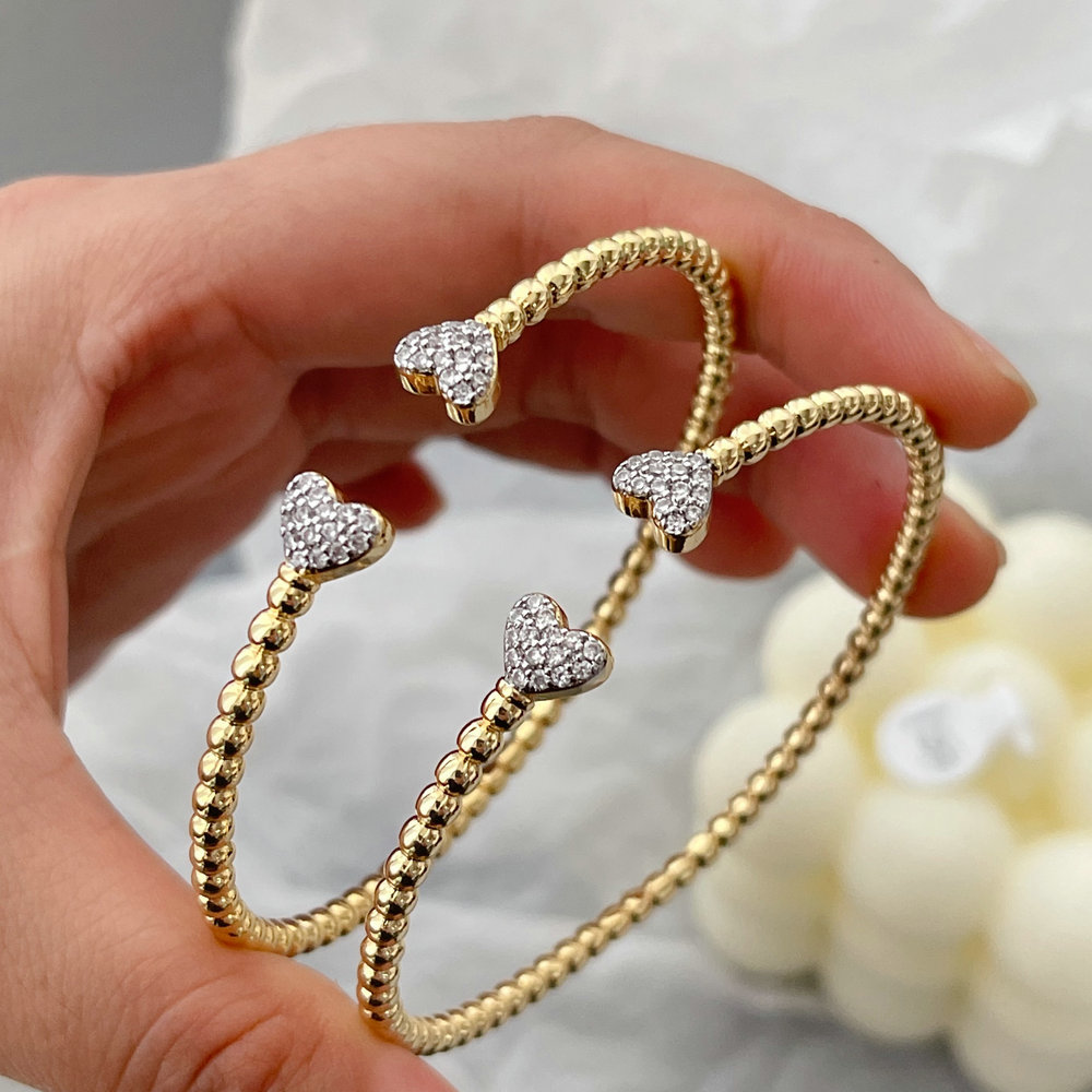 Gold ball heart bangle