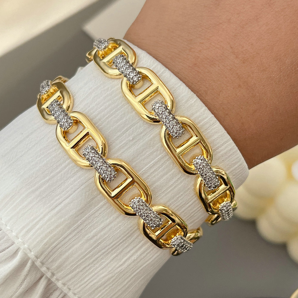 Pave zircon chain cuff