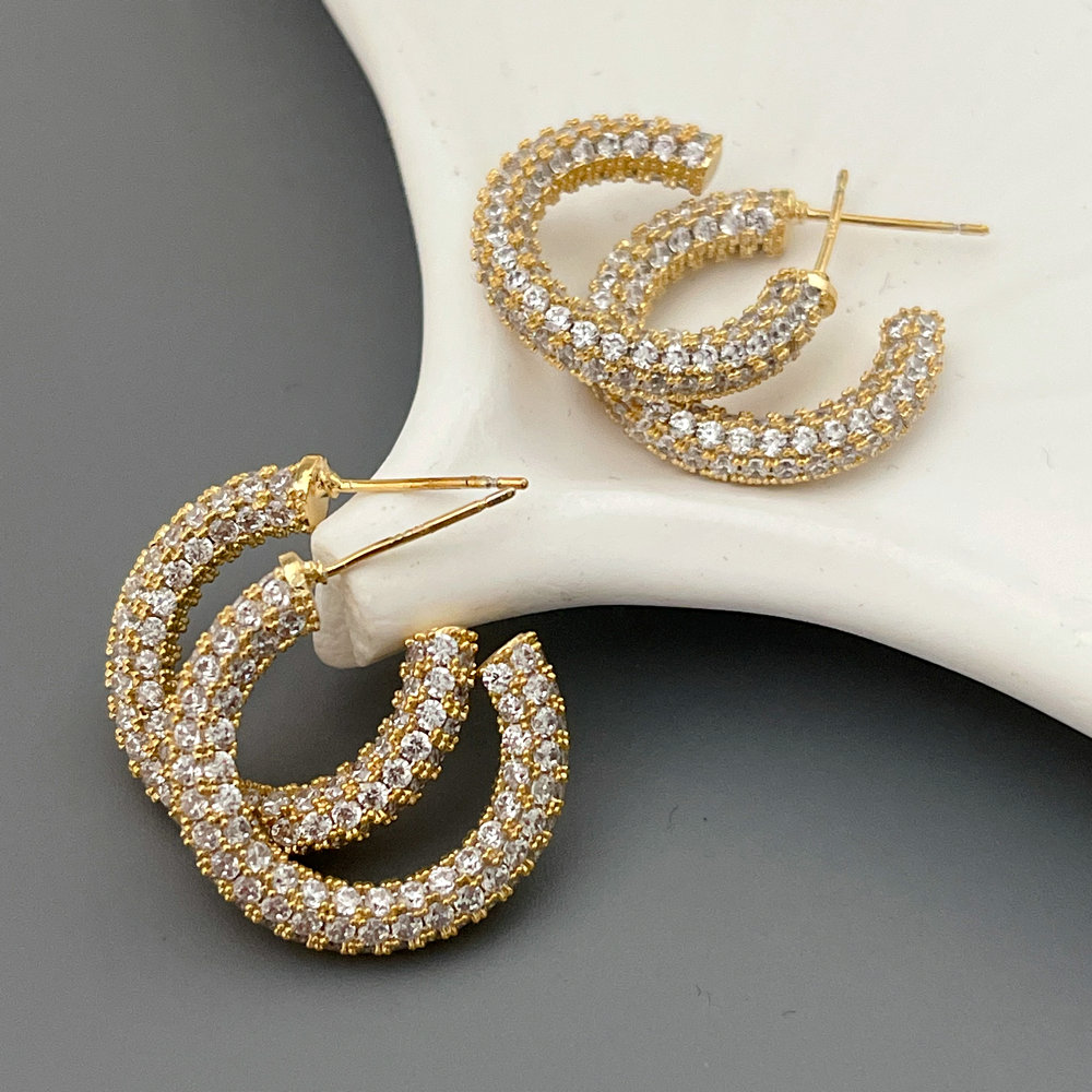 Pave zircon basic hoop
