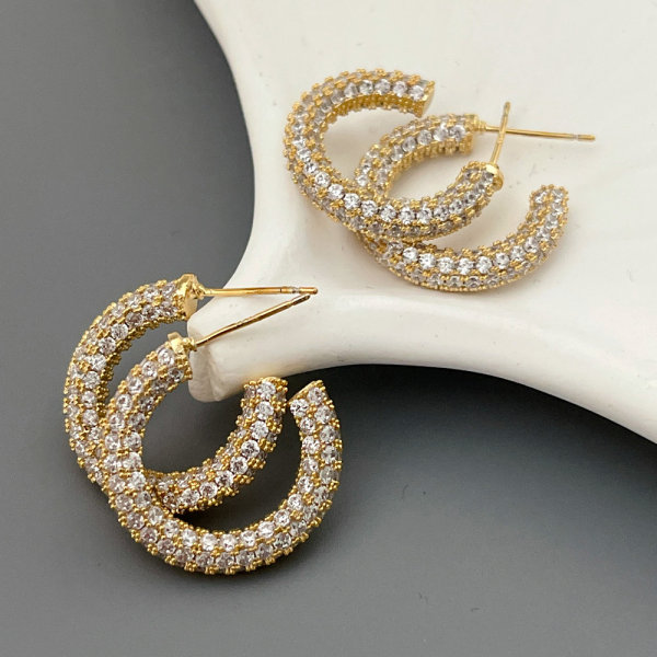 Pave zircon basic hoop