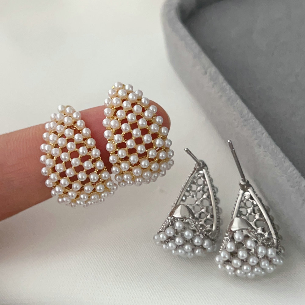 Pearl drop earrings