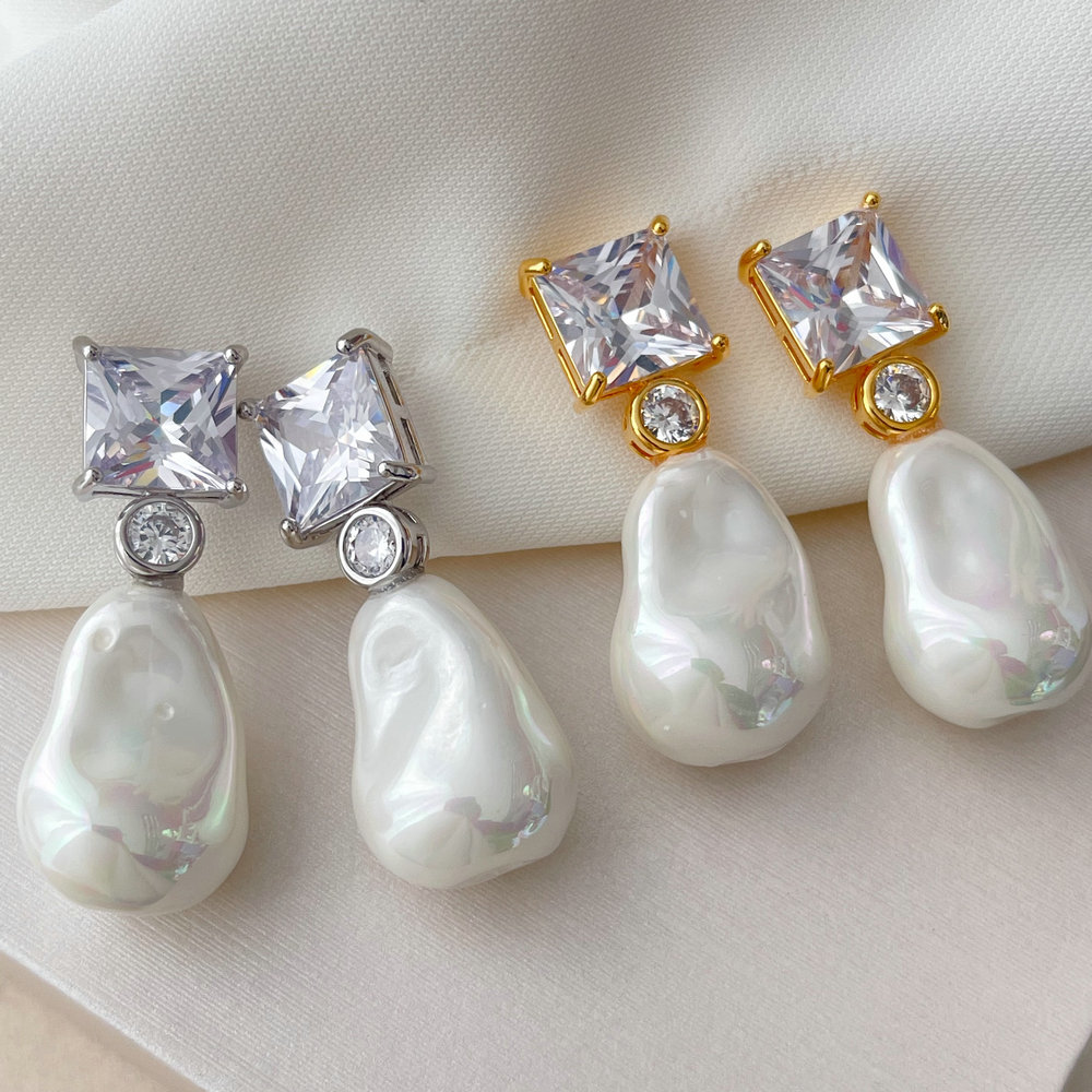 Glass pearl drop earrings