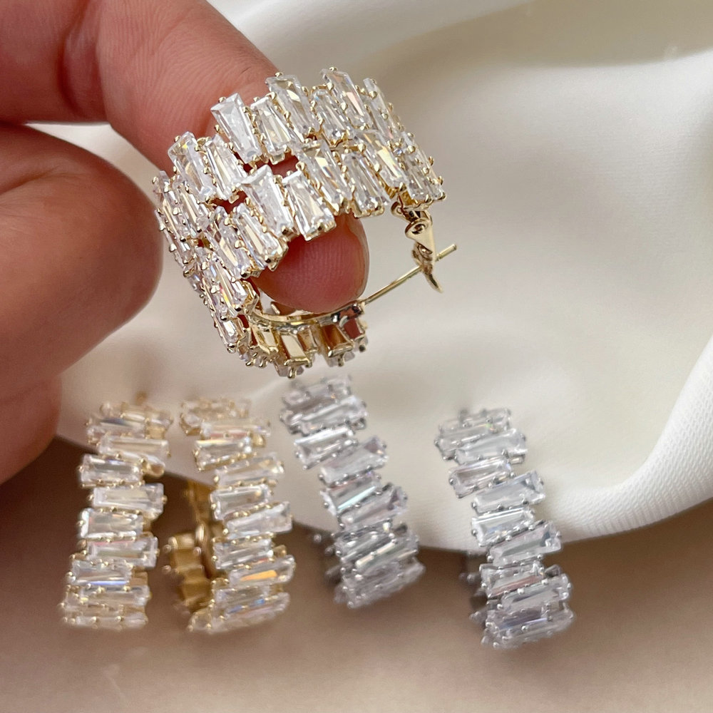 Pave zircon fashion hoop