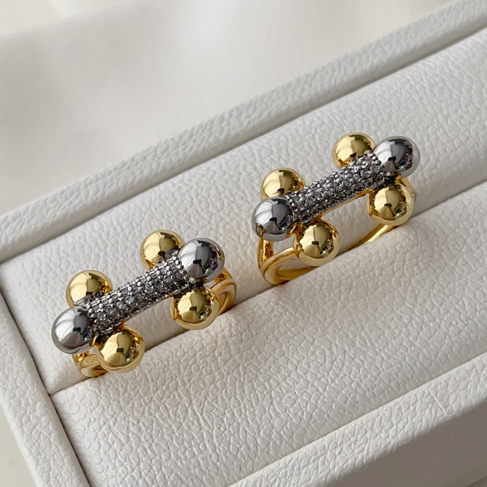 Pave zircon fashion ring
