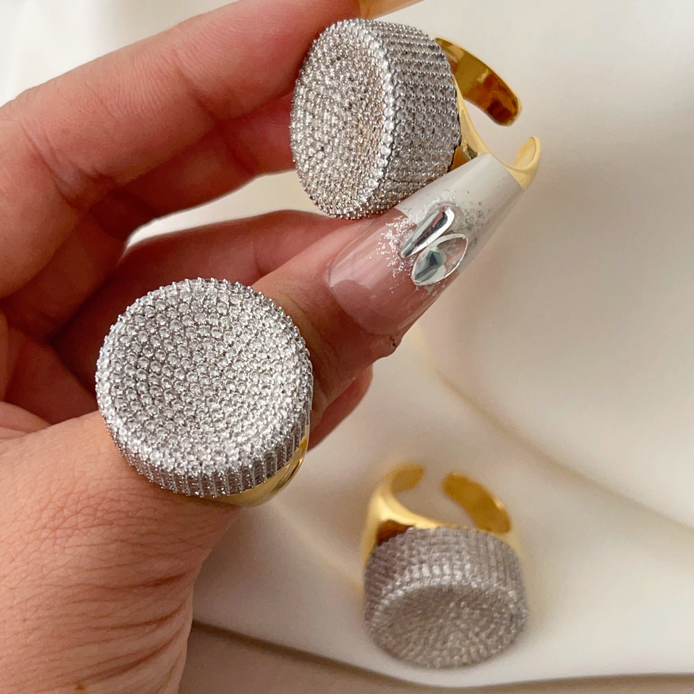 Pave zircon biocolor ring