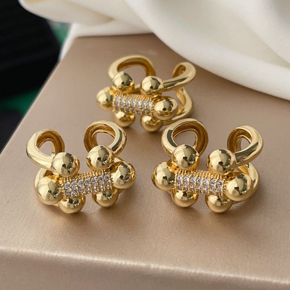 Pave zircon fashion ring